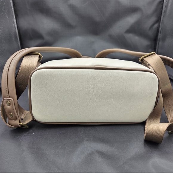 Loungefly Baby Yoda Kids Backpack - Mint and Beige - Picture 4 of 11